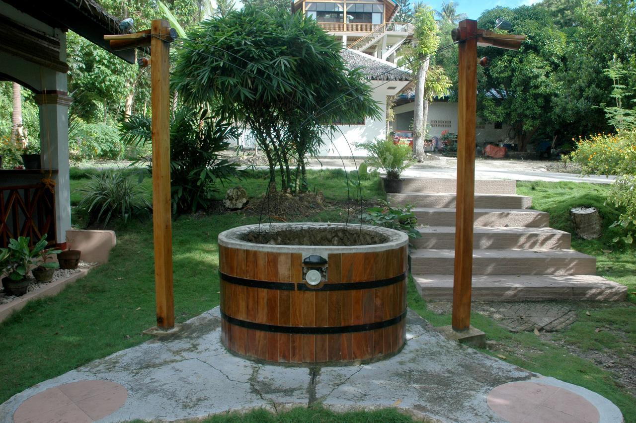 Neptune Diving Resort Santander Buitenkant foto