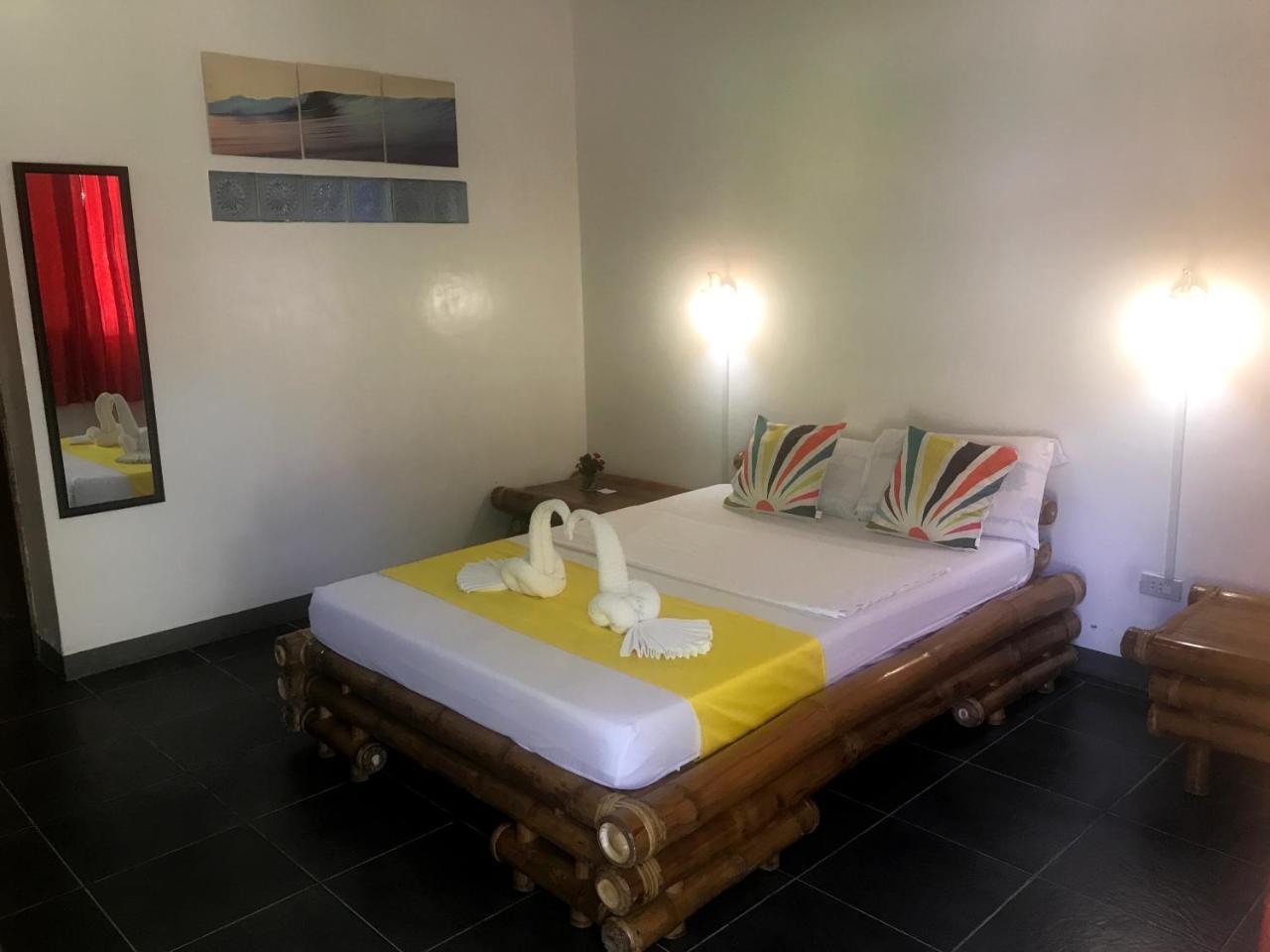 Neptune Diving Resort Santander Buitenkant foto